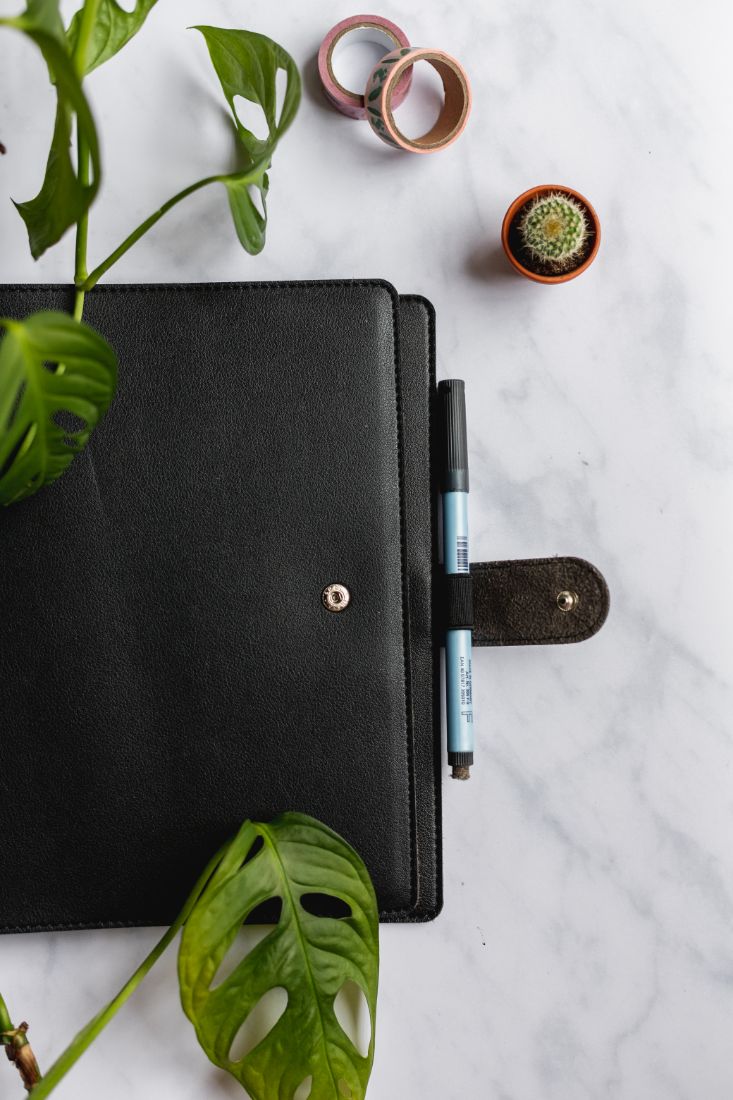 Protect your Asoki Planner with a vegan, black case