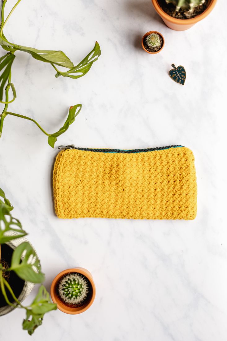 Flat pencil case, crotchet, yellow cotton with zipper