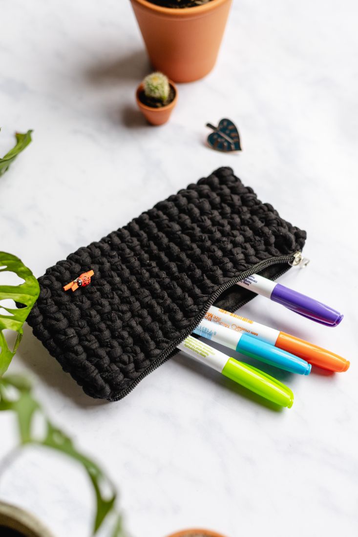 Handmade pencil case made of recycled t-shirt yarn